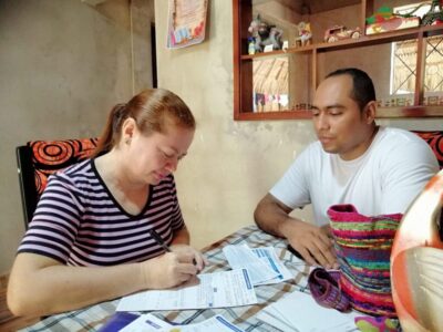 ACOMPAÑANDO A DOÑA MARIA EN PRIMERAS SUSCRIPCIONES LA UNION